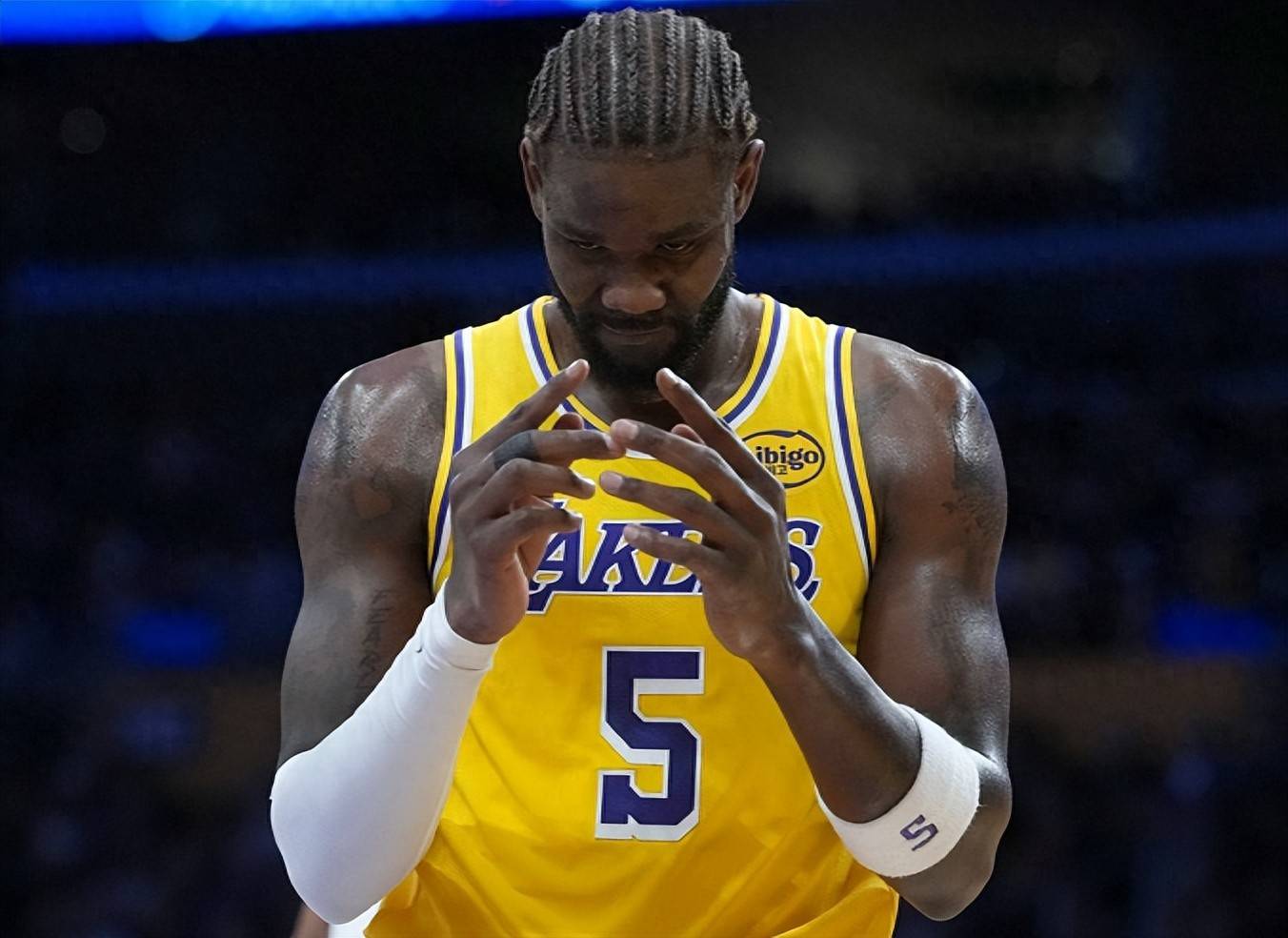 九游-关于底特律活塞训练开放日，加时末段伤情更新引欢呼，NBA季后赛在即，更衣室氛围转暖的信息